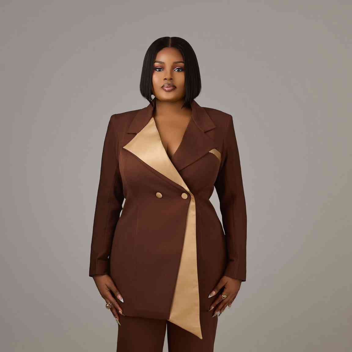 Plus Size Women Tuxedos Design - Women Formal Wear For Graduation 评论和价格